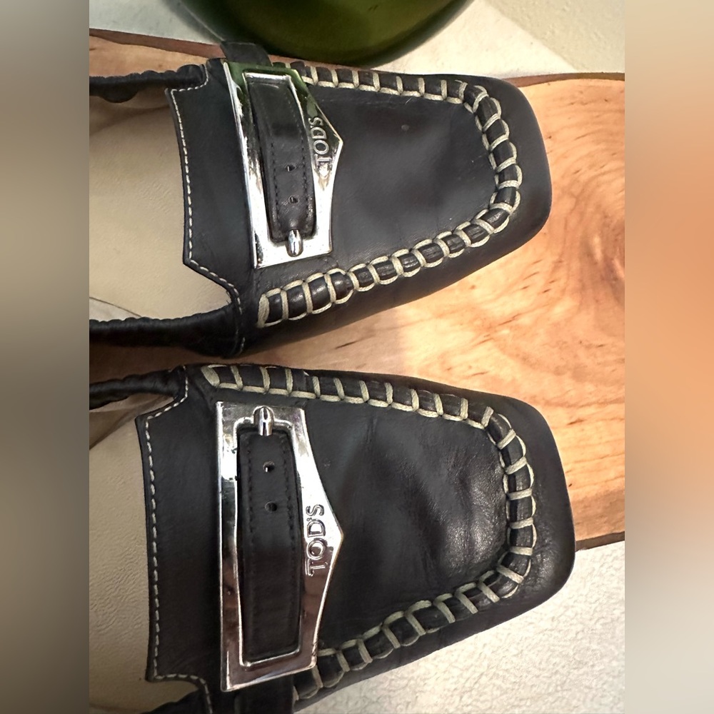 Tod's Black Leather Moccasin Flats with Silver Buckle - Picture 4 of 9